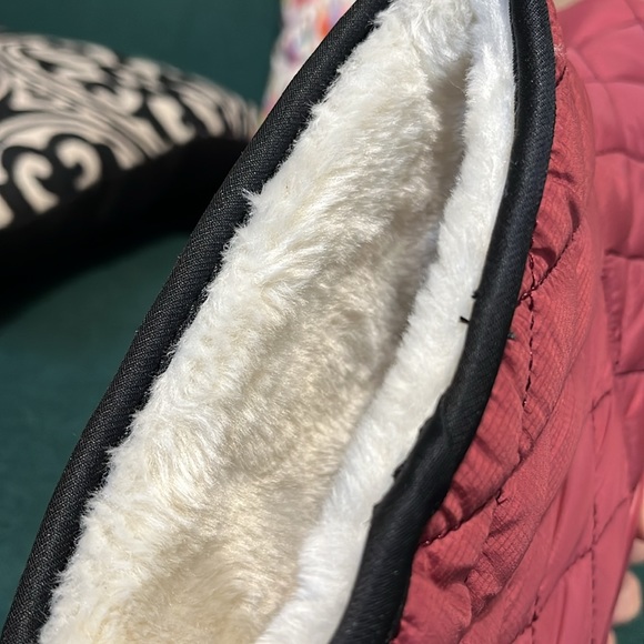 New in Box Kamik Puffy Quilted Mid Faux Fur Lined Rubber Sole Slip On Bootie - Picture 9 of 11